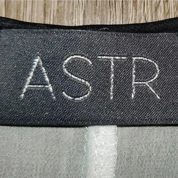 ASTR Semi Sheer Floral Plaid Print Top Blouse Size M - Picture 5 of 7